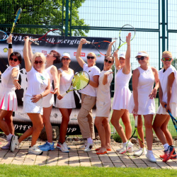 LADIES tennis cup !
